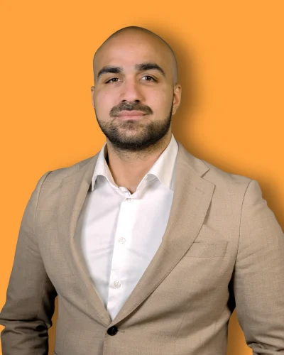 Arash Thamasebi1